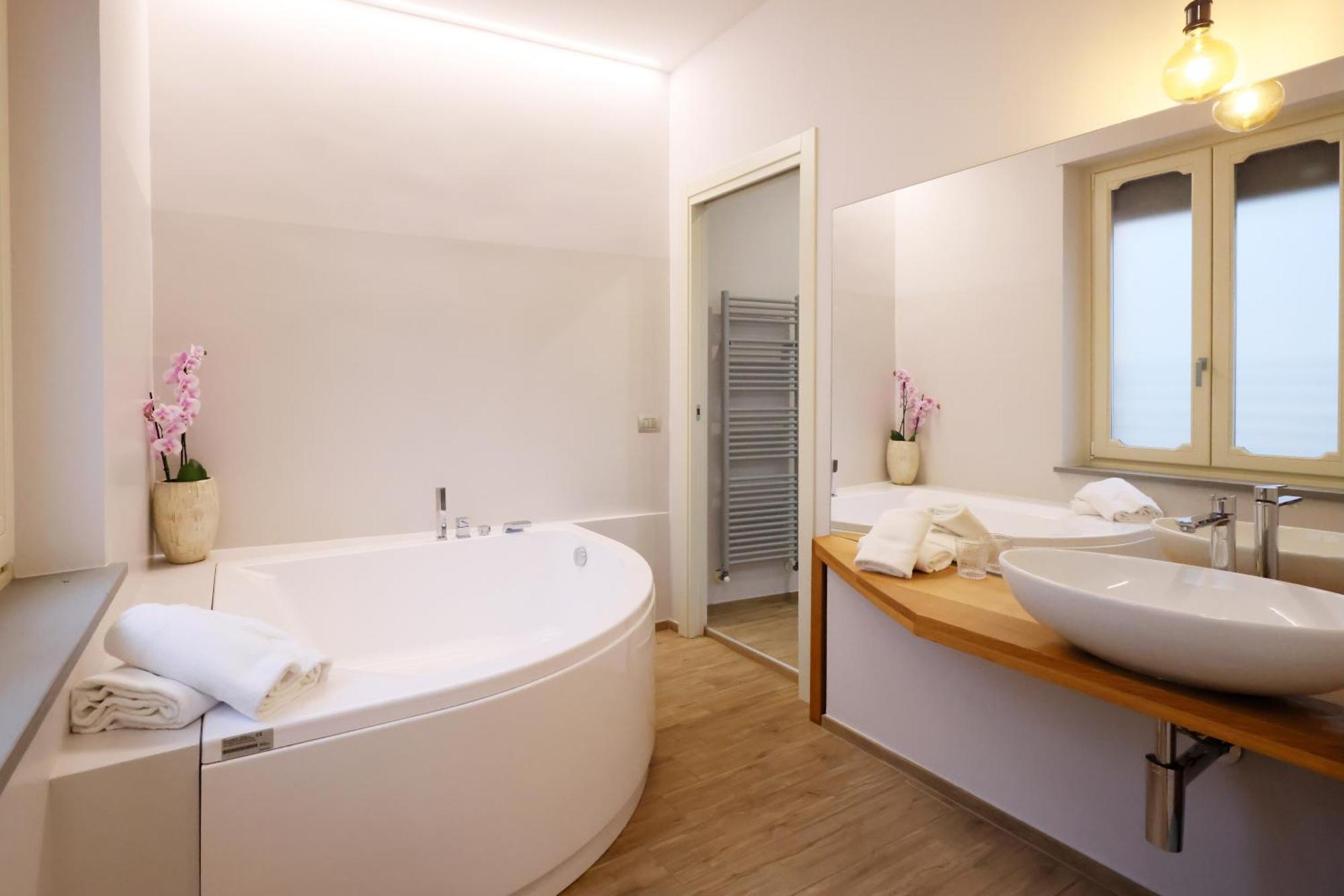 Palazzo Belli Bed & Breakfast Alba  Exterior photo